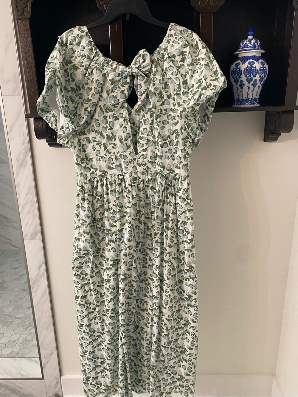 Nwt Crown and Ivy Social Society Floral Midi Dress in Cream and Sage - Picture 6 of 9